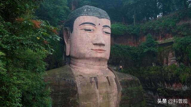 千年不倒的乐山大佛，为什么每逢大灾大祸，就会闭眼“流泪”？ 